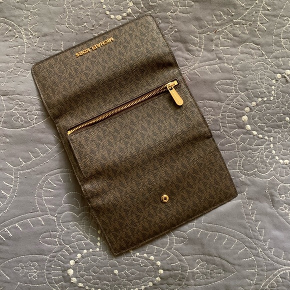 Michael Kors Wallet - Picture 3 of 5